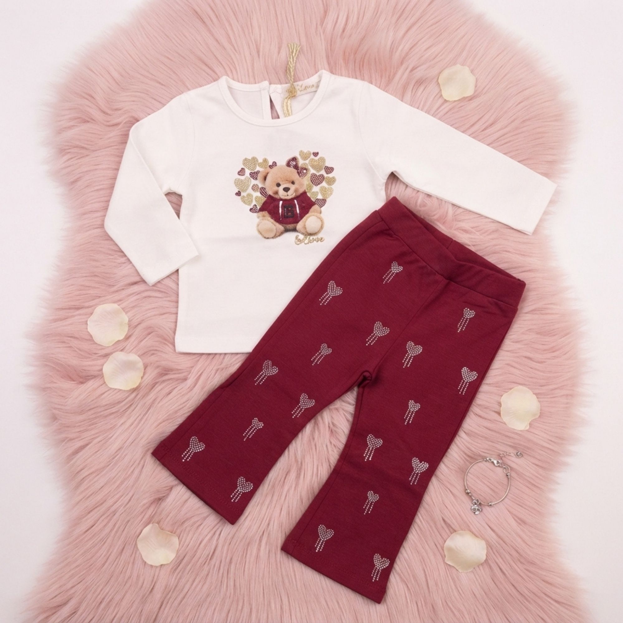 Completo Bambina 2 Pezzi: Maglia Panna con Orsetto e Cuori + Pantaloni Svasati Bordeaux con Strass